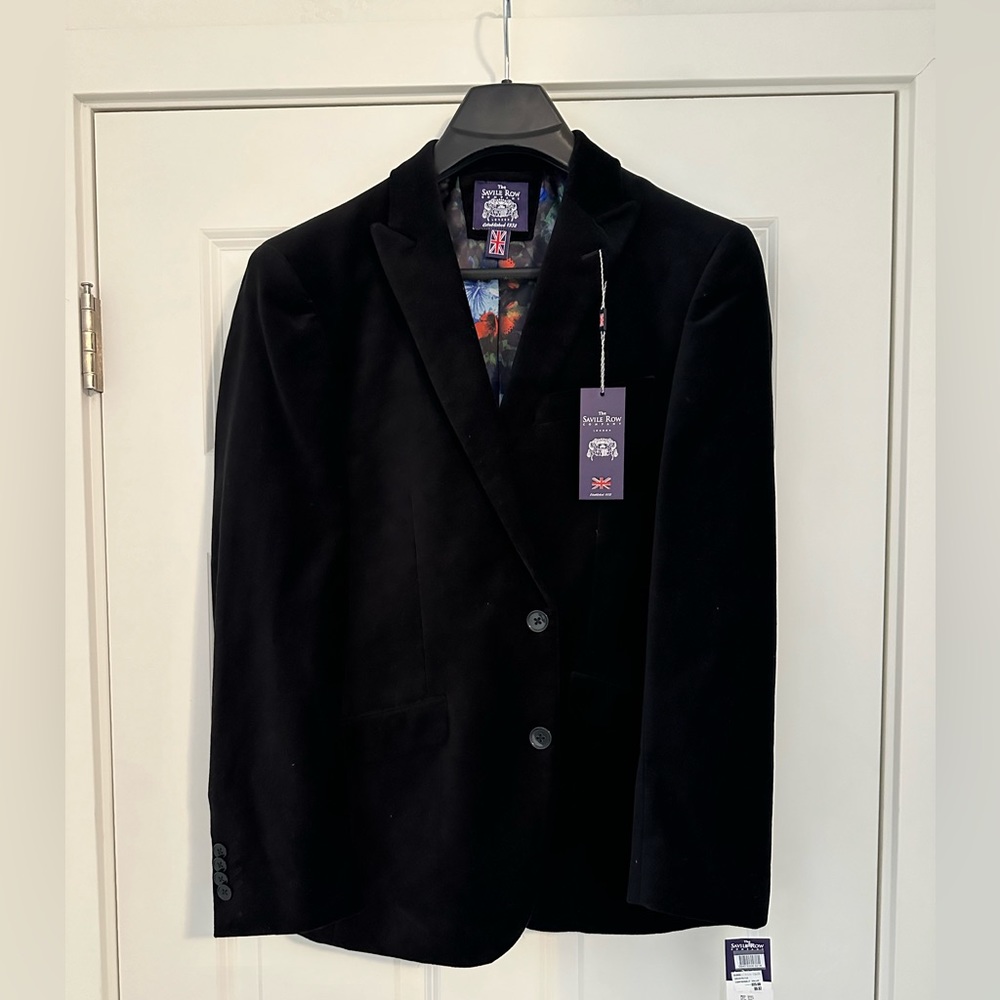 New with tags. 38S Savile Row velvet blazer